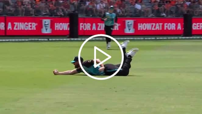 [Watch] Michael Neser Takes An Exceptional Running Catch To Dismiss Connolly In BBL 13